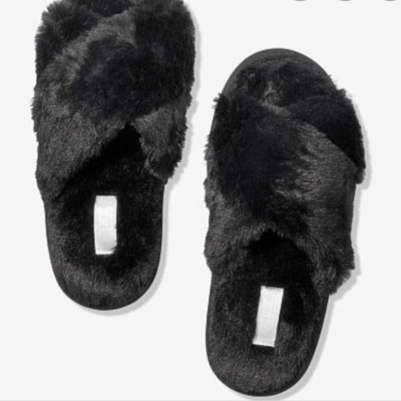 VS PINK L FUR LOGO SLIPPERS SUPER SOFT CRISS CROSS